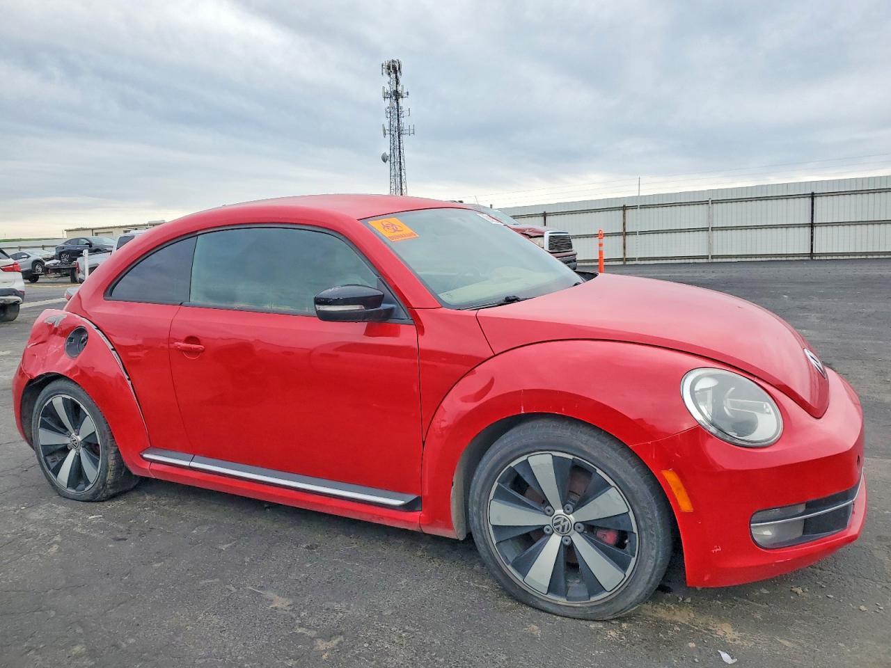 2012 VOLKSWAGEN Beetle