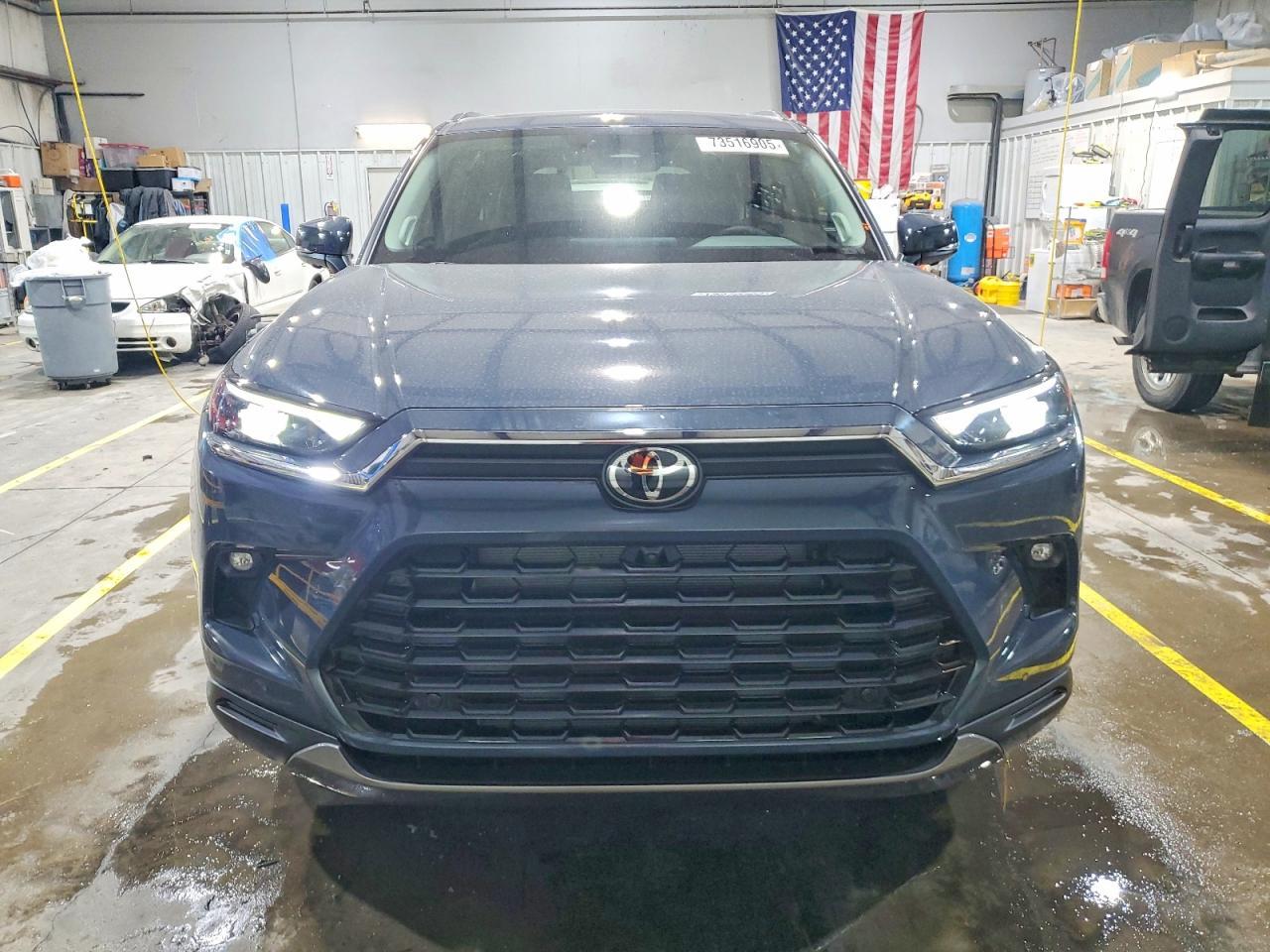 2026 TOYOTA HIGHLANDER
