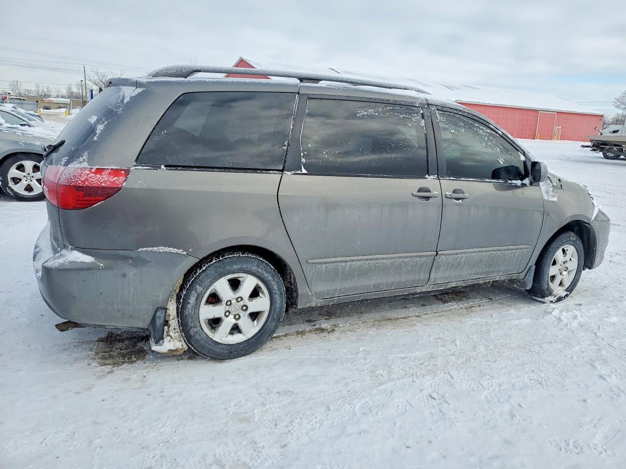 2004 TOYOTA SIENNA