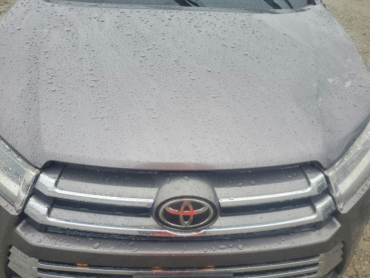 2017 TOYOTA HIGHLANDER