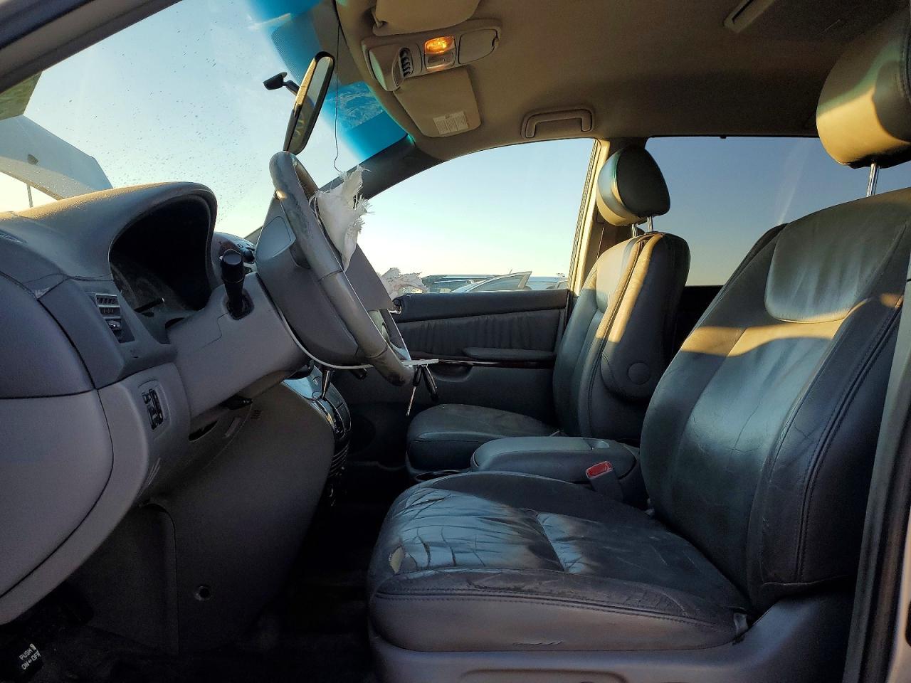 2005 TOYOTA SIENNA