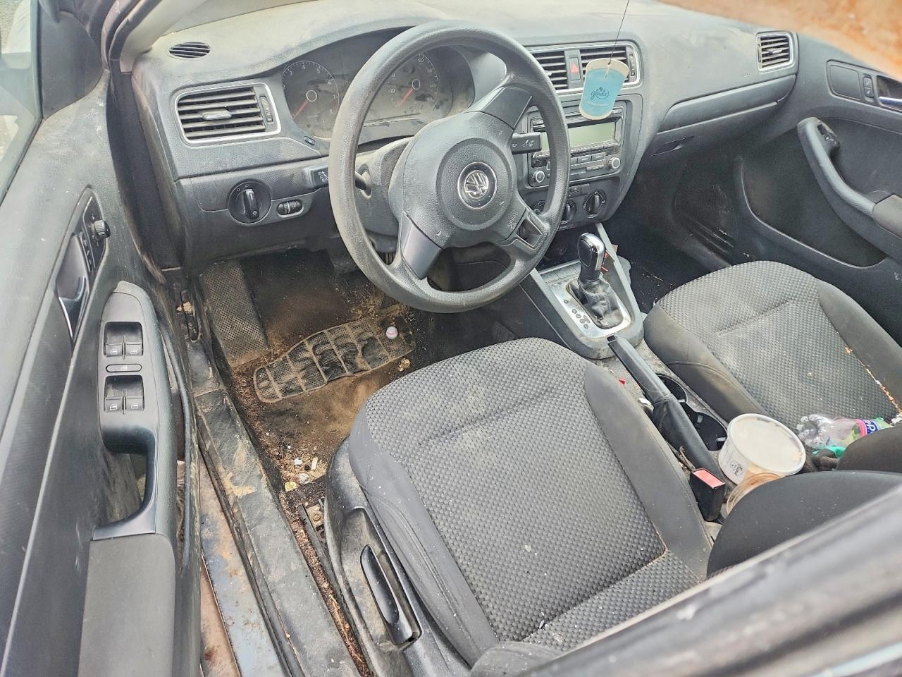 2011 VOLKSWAGEN JETTA
