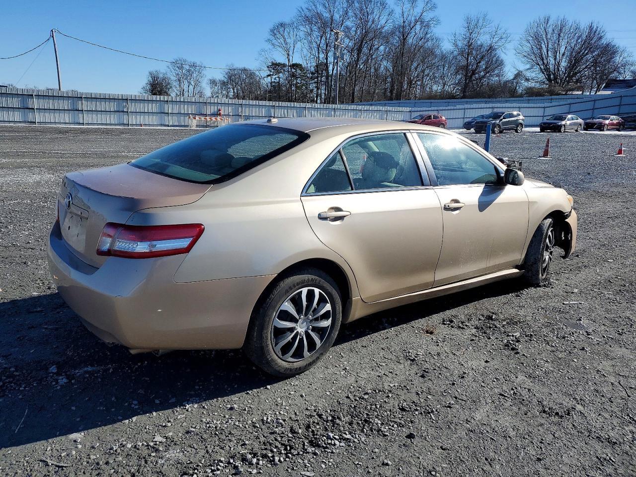 2011 TOYOTA CAMRY