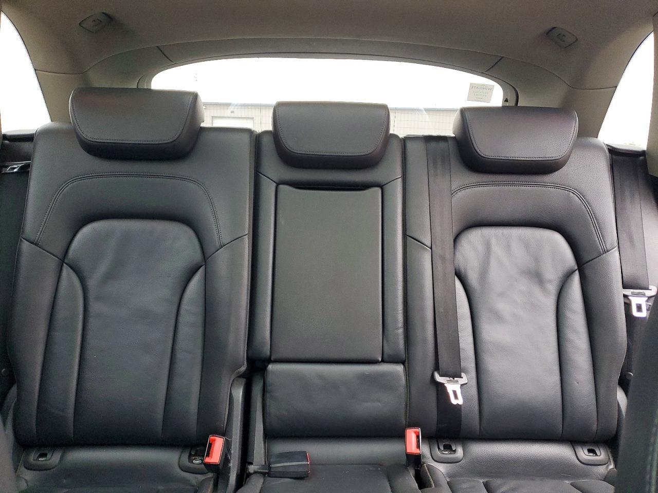 2010 AUDI Q5