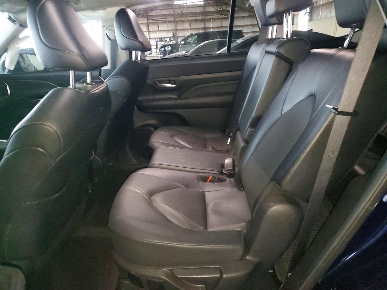 2024 TOYOTA HIGHLANDER
