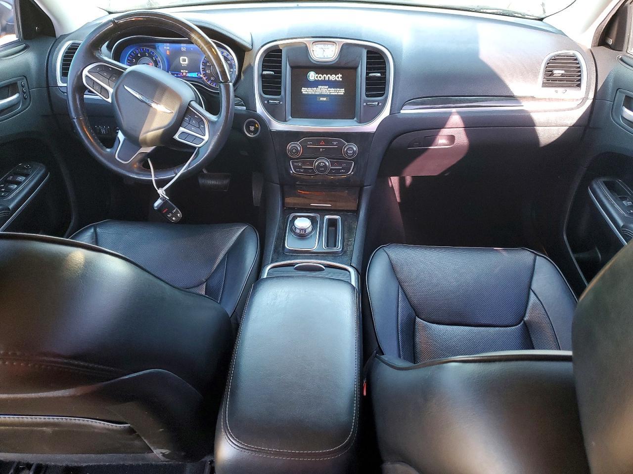 2019 CHRYSLER 300