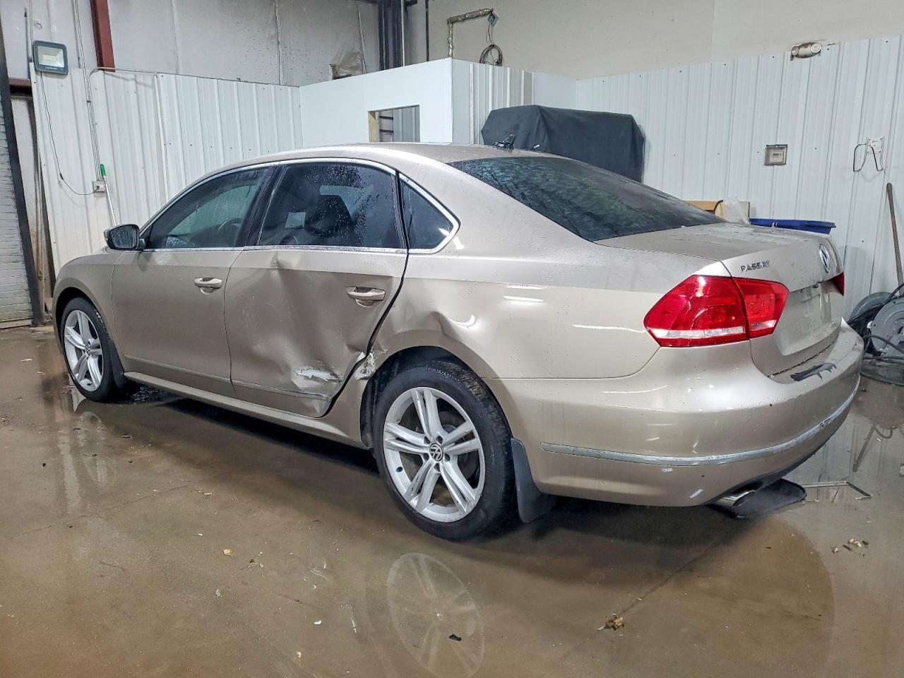 2015 VOLKSWAGEN Passat