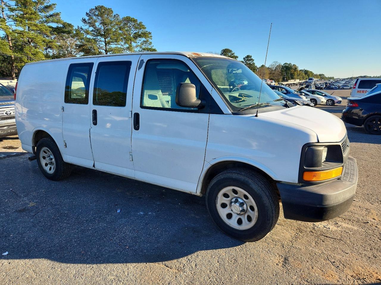2010 CHEVROLET Express 1500
