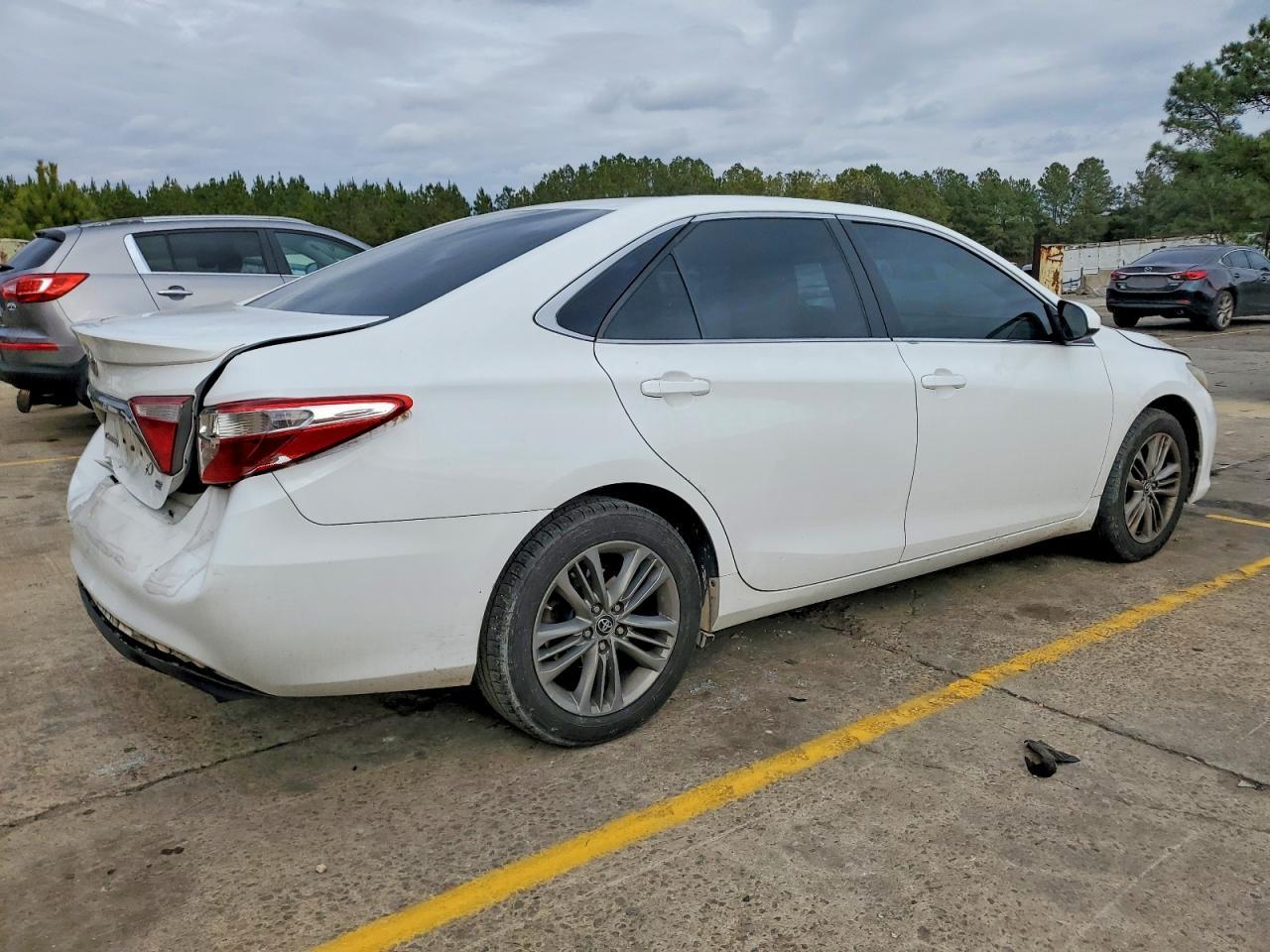 2015 TOYOTA CAMRY