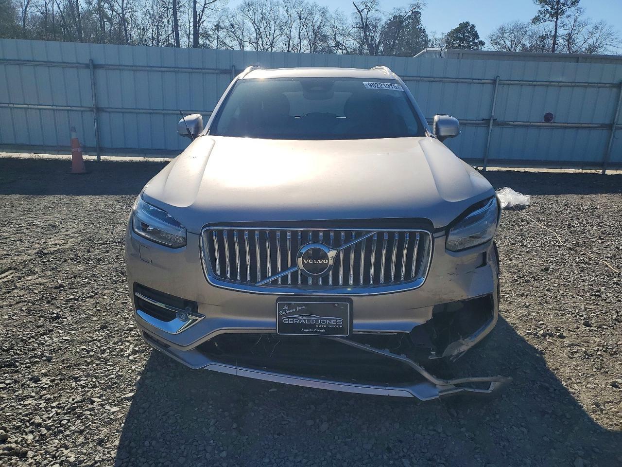 2023 VOLVO XC90