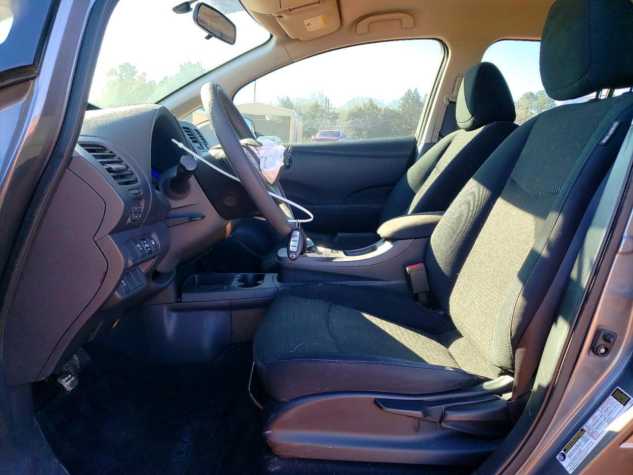 2016 NISSAN LEAF
