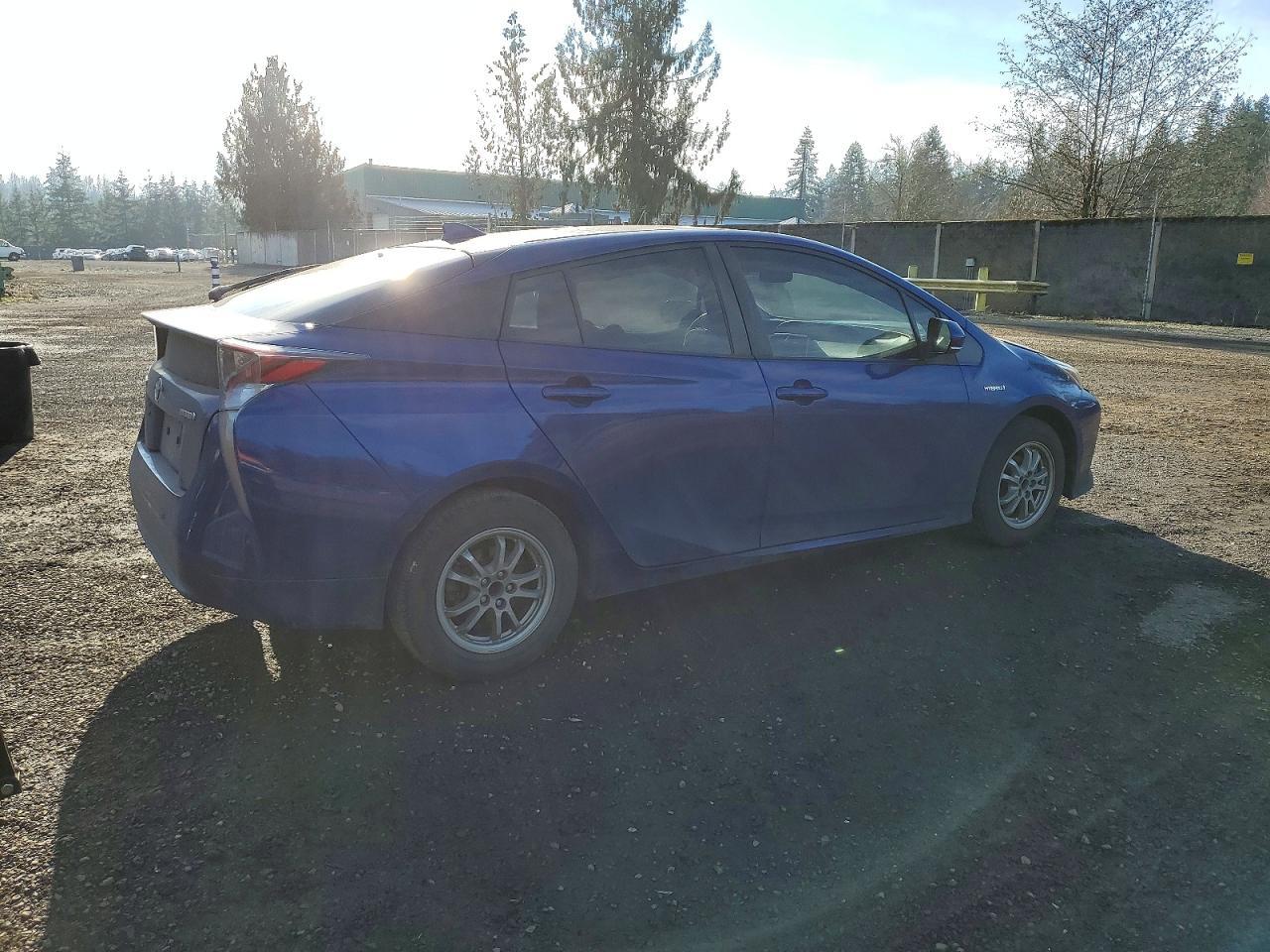 2016 TOYOTA PRIUS
