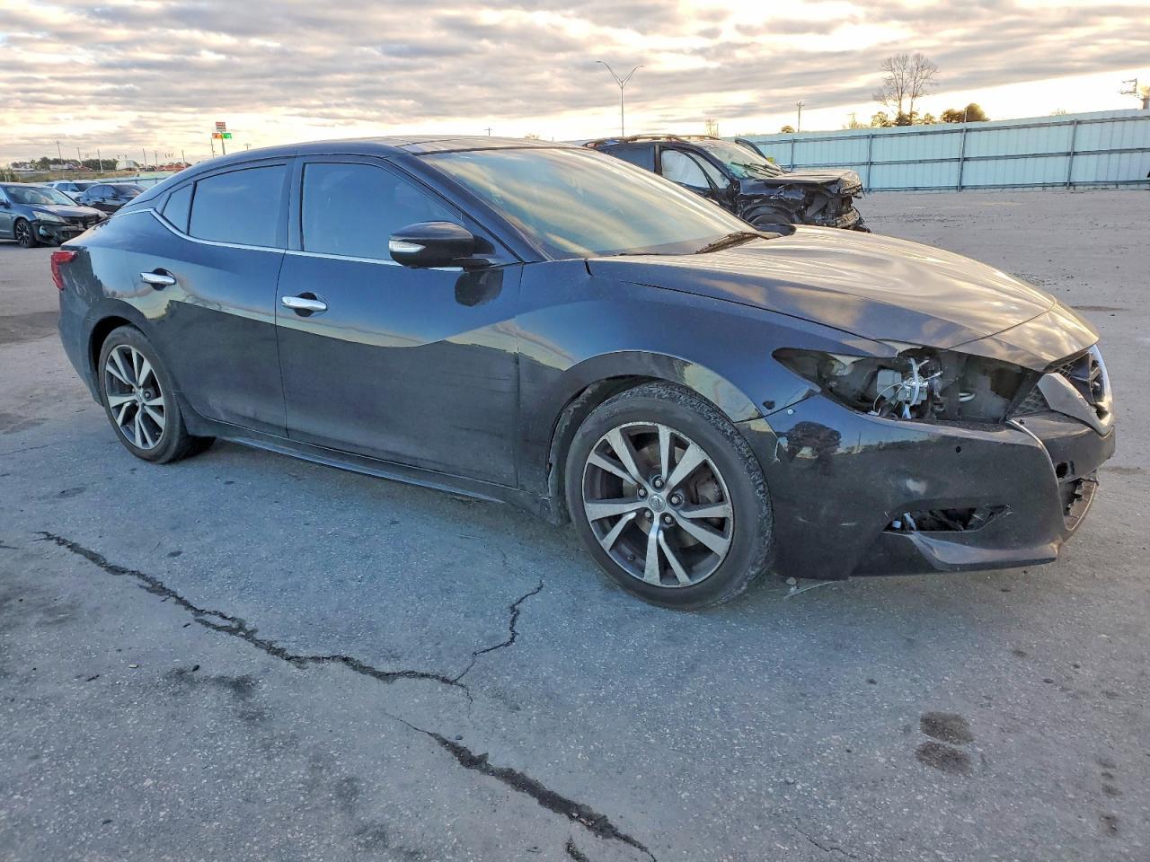 2017 NISSAN Maxima