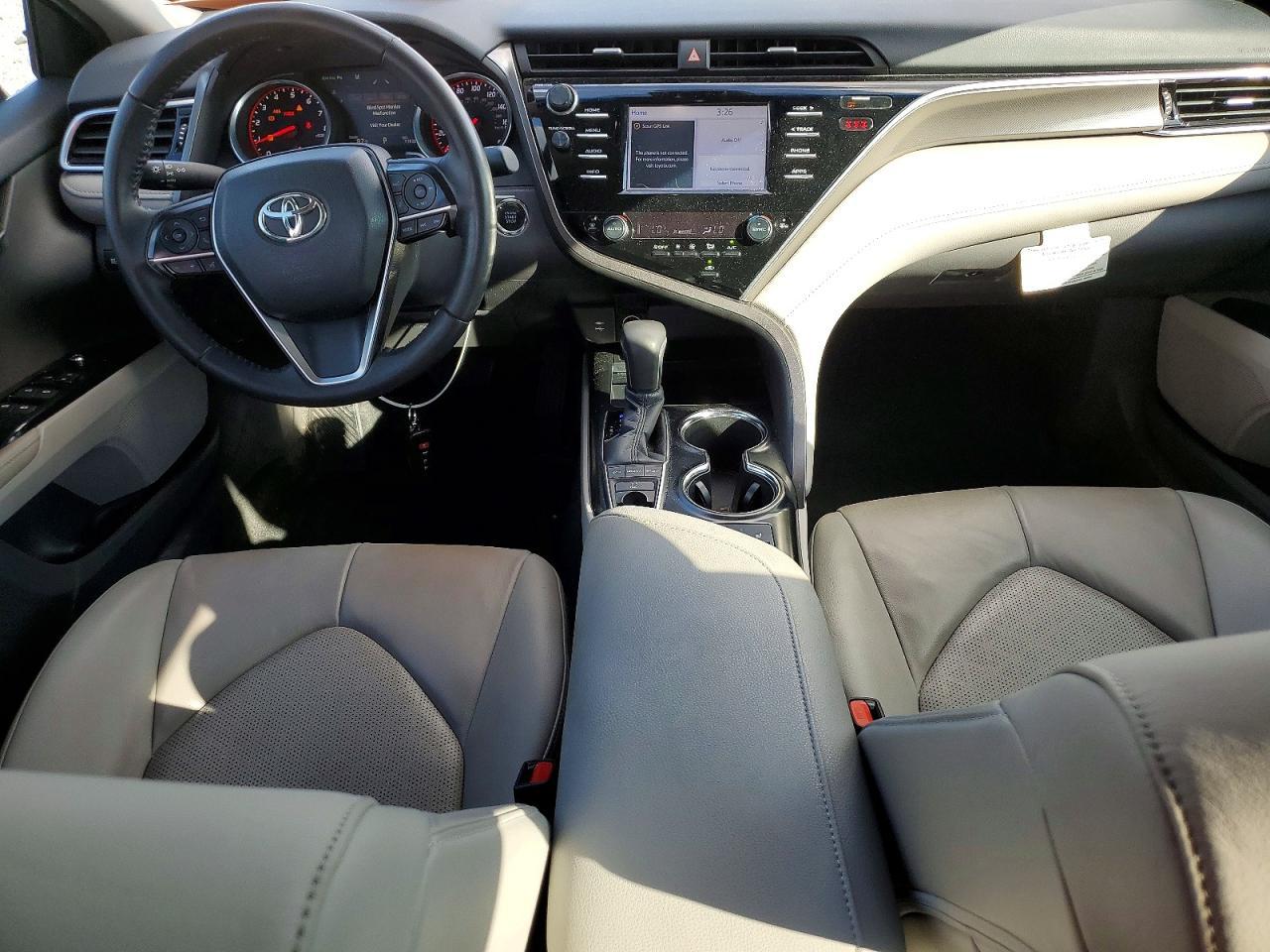 2018 TOYOTA CAMRY