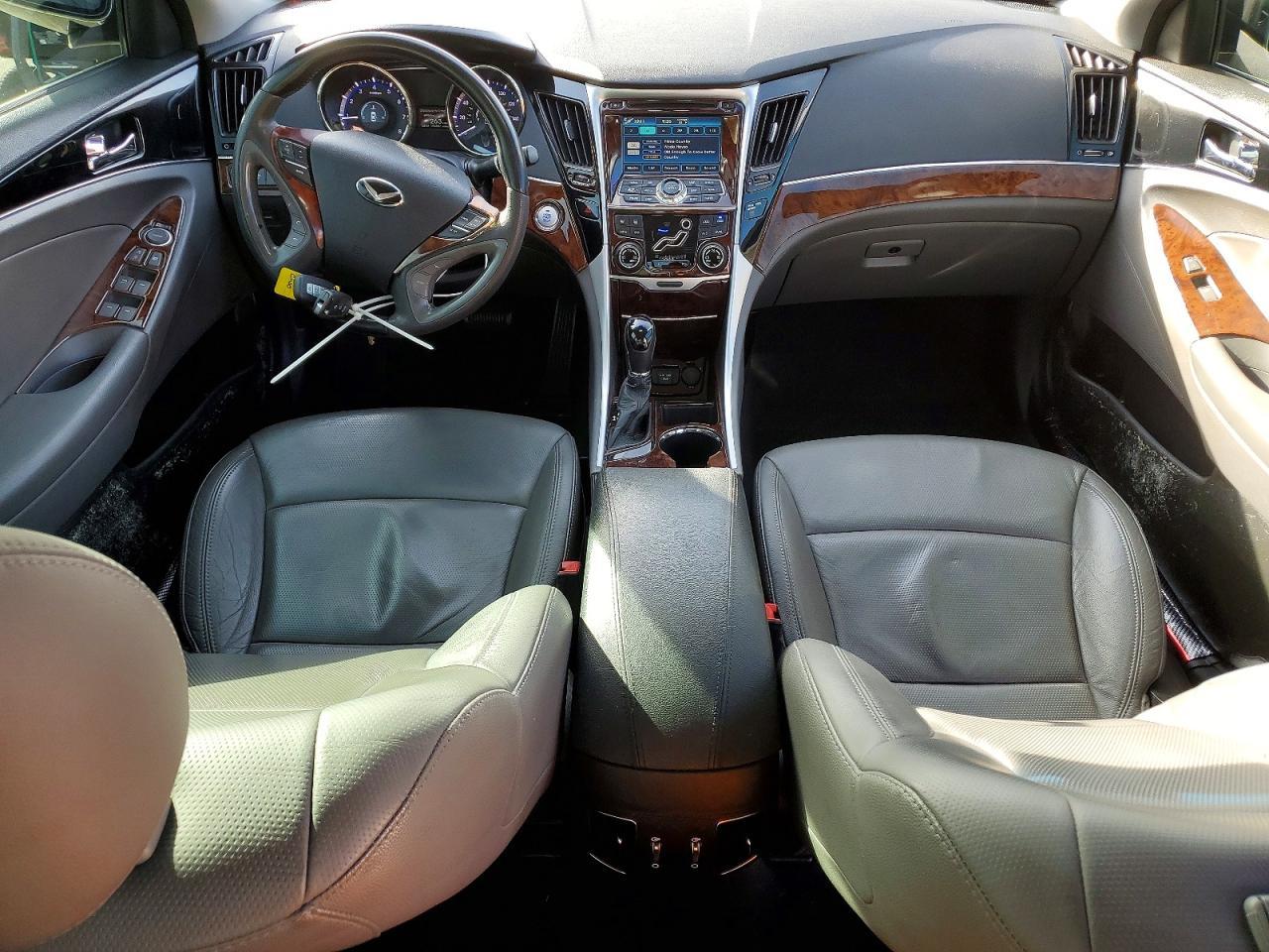2011 HYUNDAI SONATA