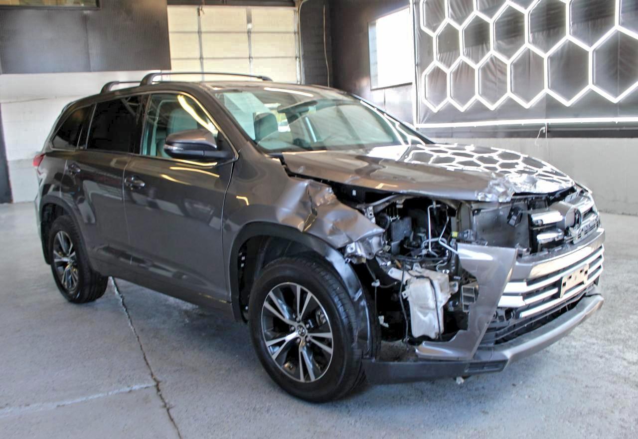 2018 TOYOTA HIGHLANDER