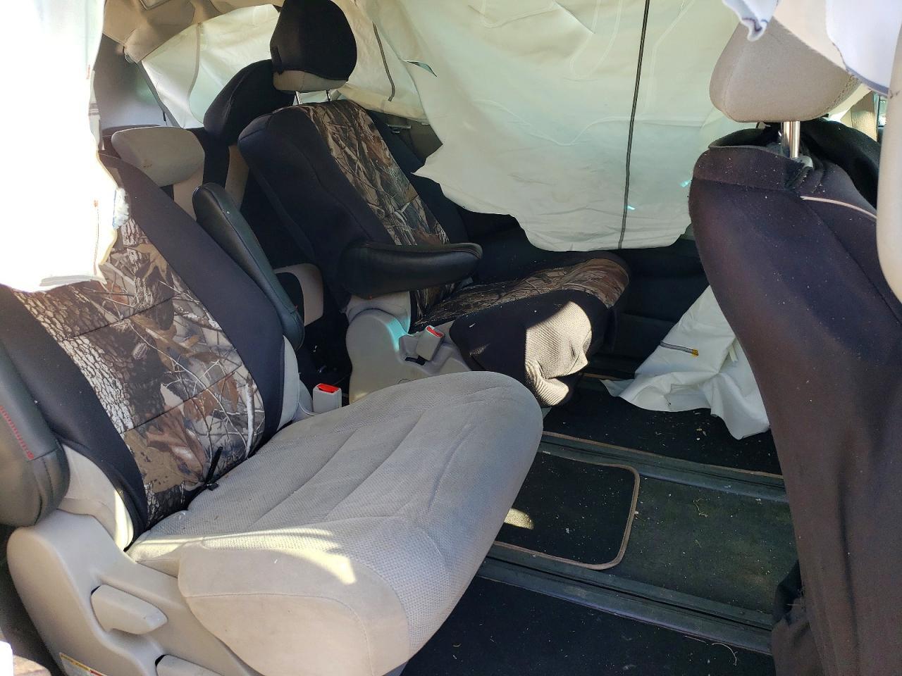 2016 TOYOTA SIENNA