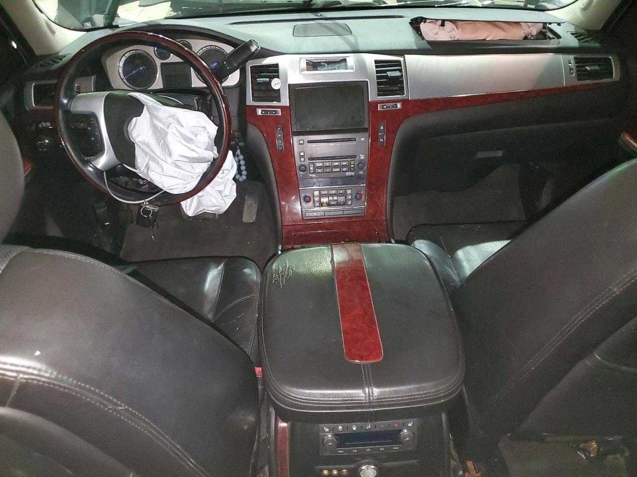 2010 CADILLAC ESCALADE
