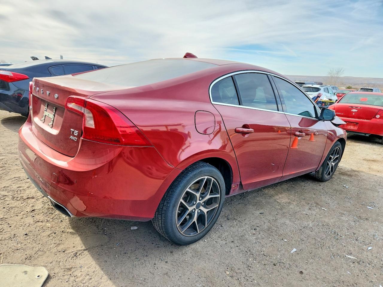 2015 VOLVO S60