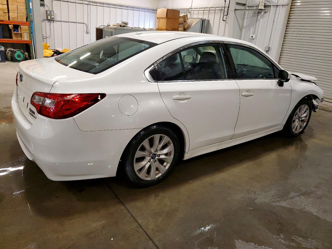 2015 SUBARU Legacy