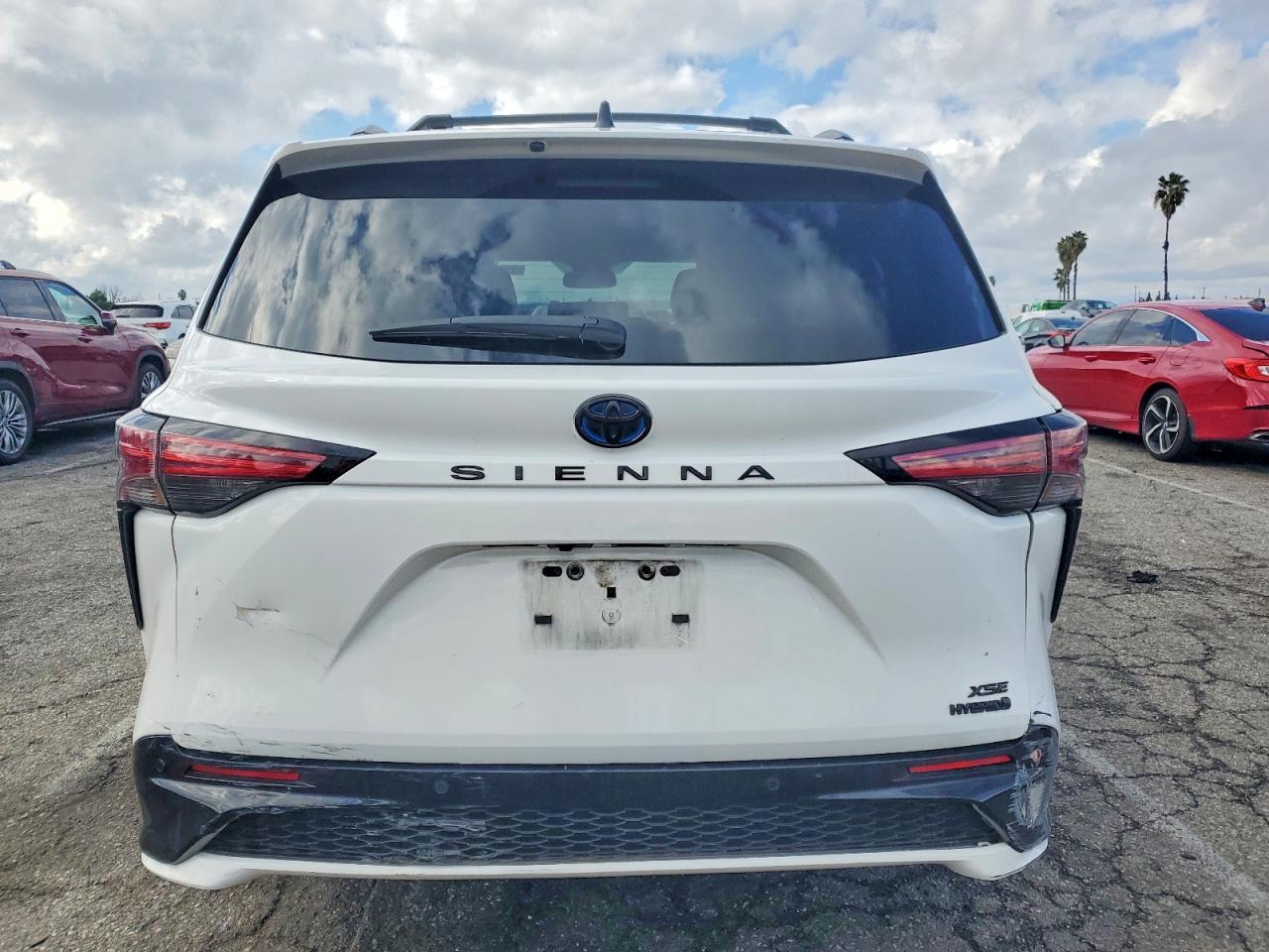 2024 TOYOTA SIENNA