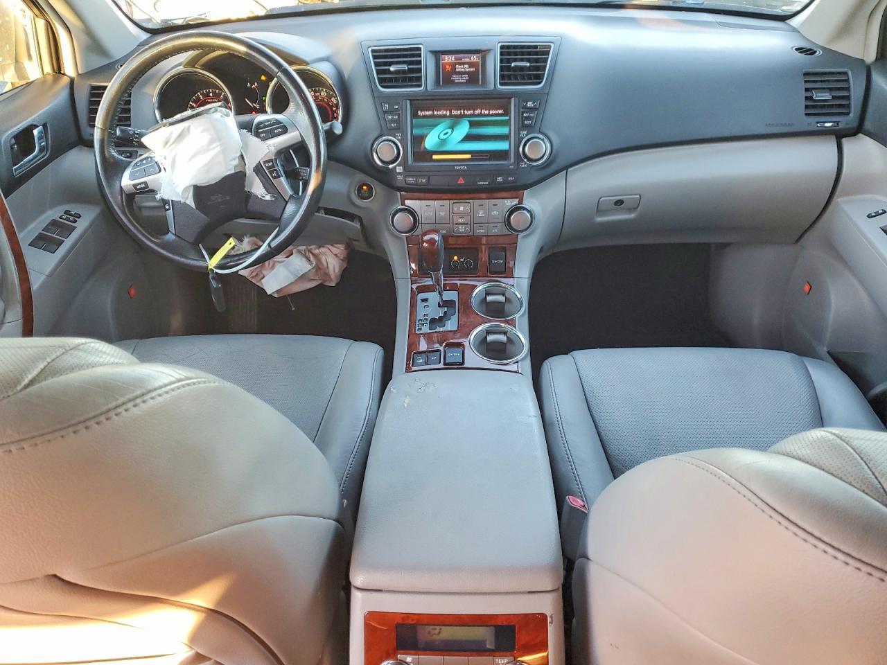 2011 TOYOTA HIGHLANDER