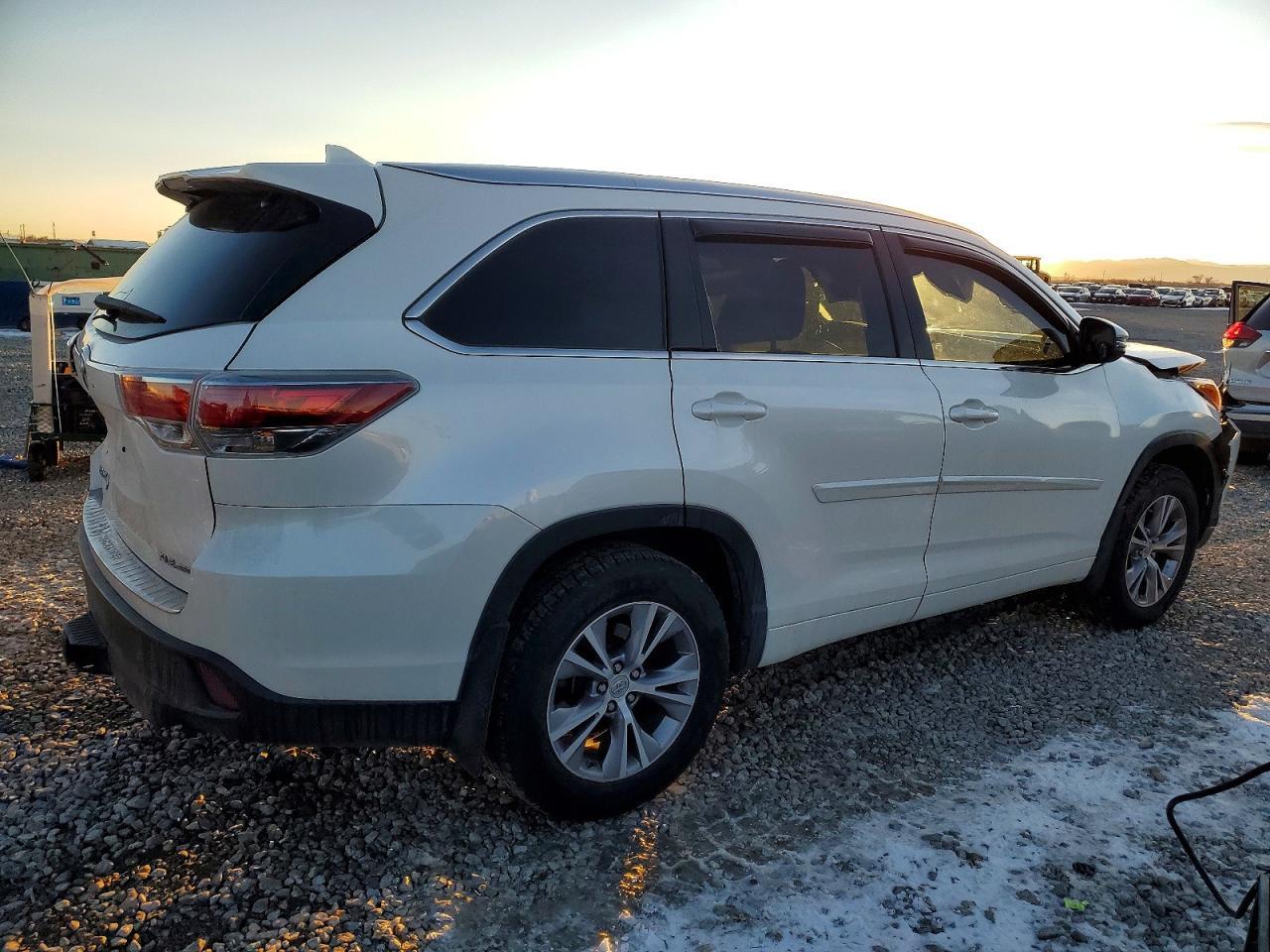 2015 TOYOTA HIGHLANDER