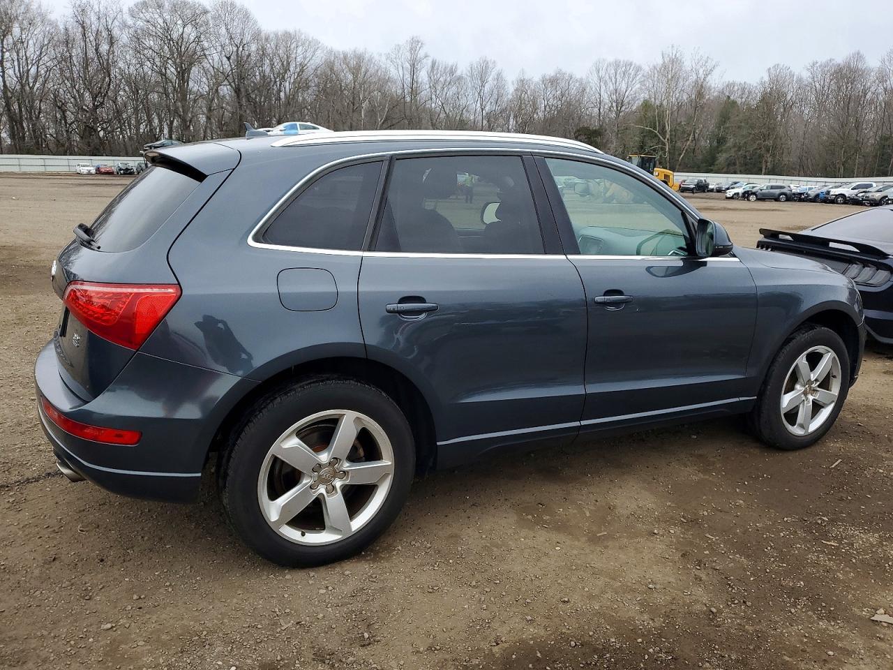 2010 AUDI Q5