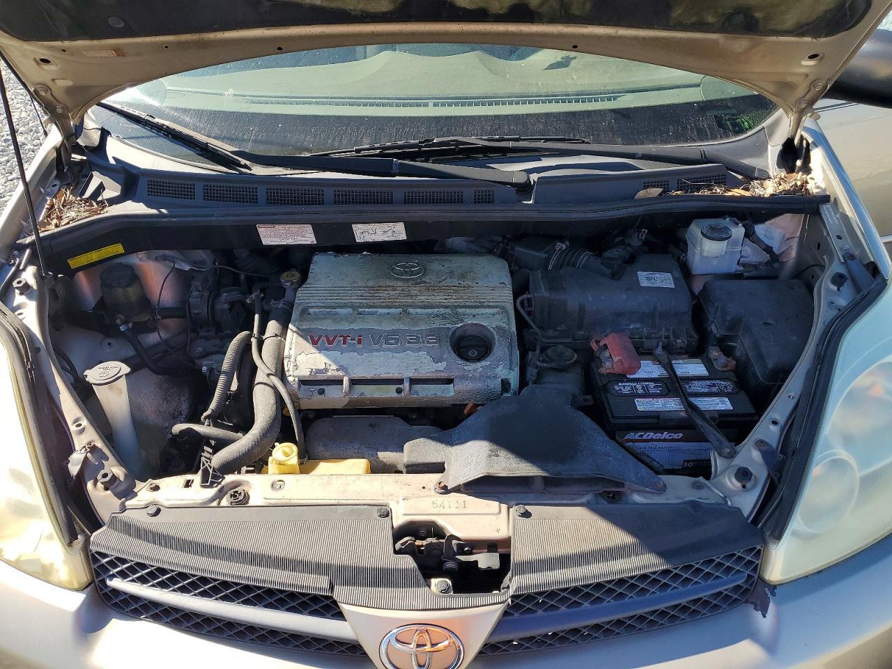 2004 TOYOTA SIENNA