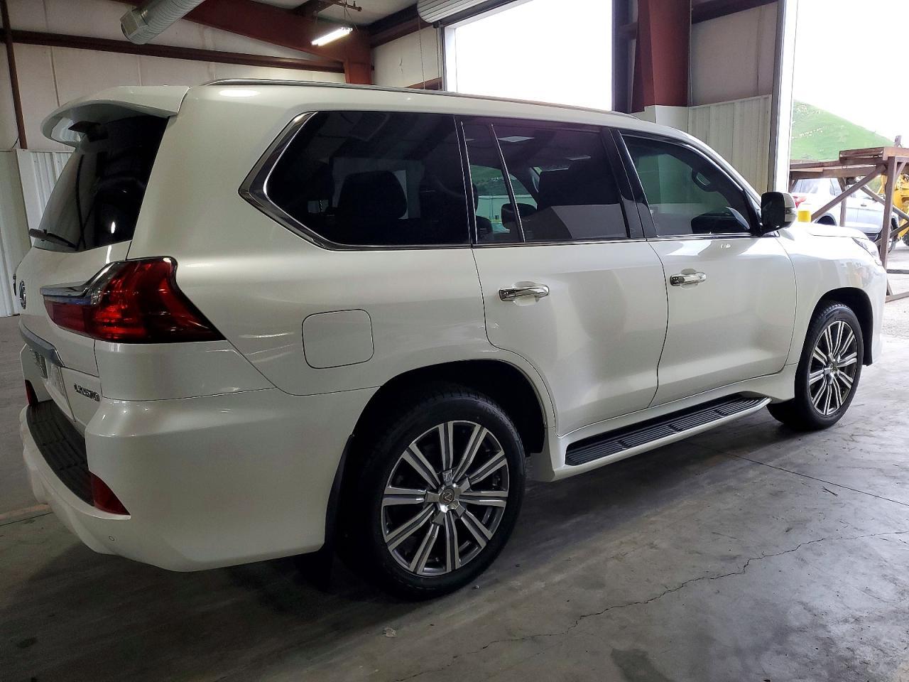 2016 LEXUS LX 570