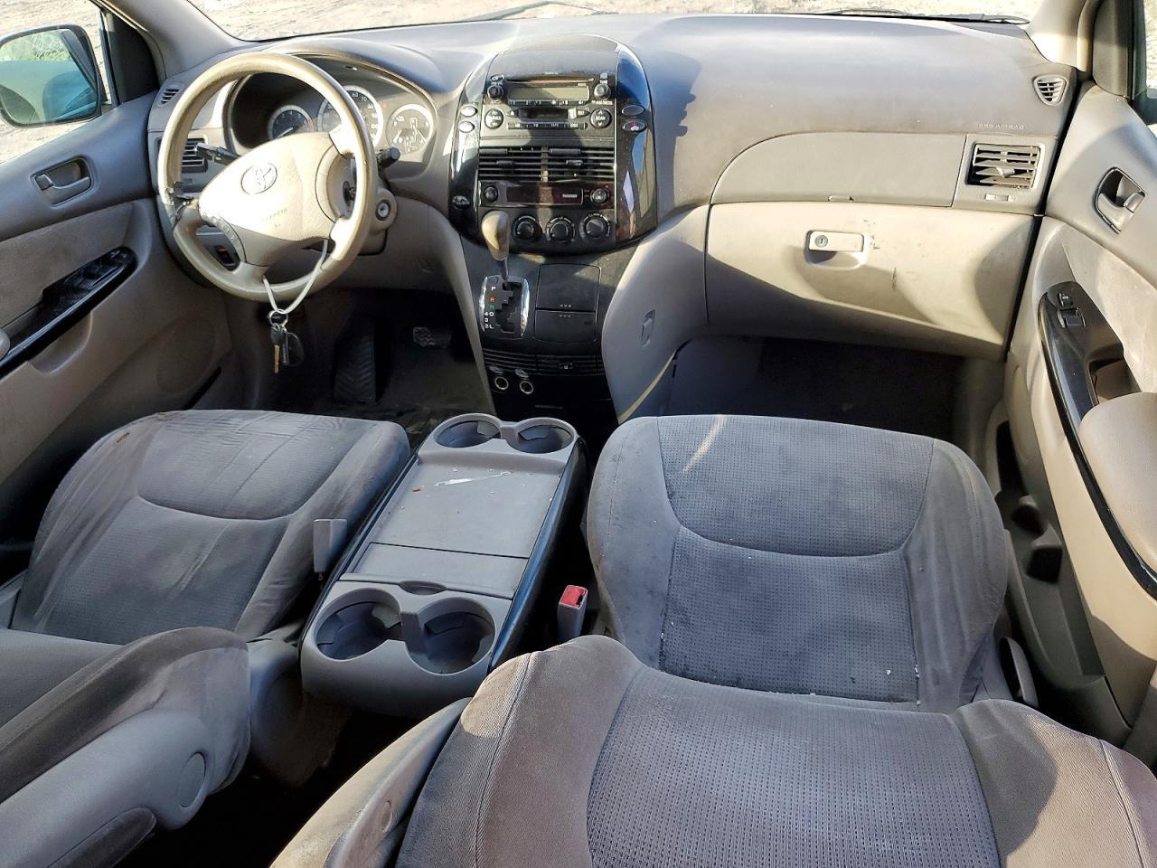 2004 TOYOTA SIENNA