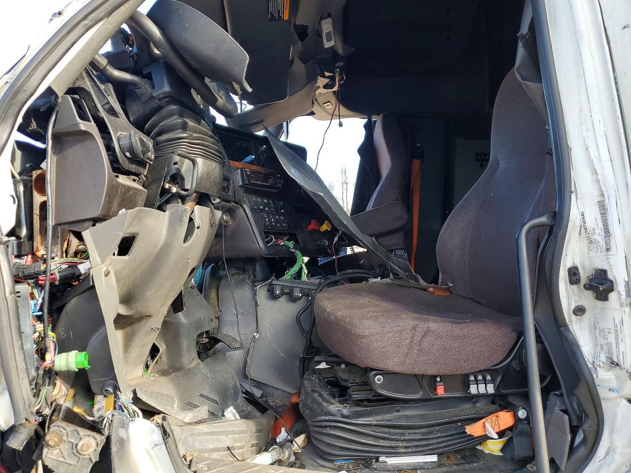 2019 INTERNATIONAL LT