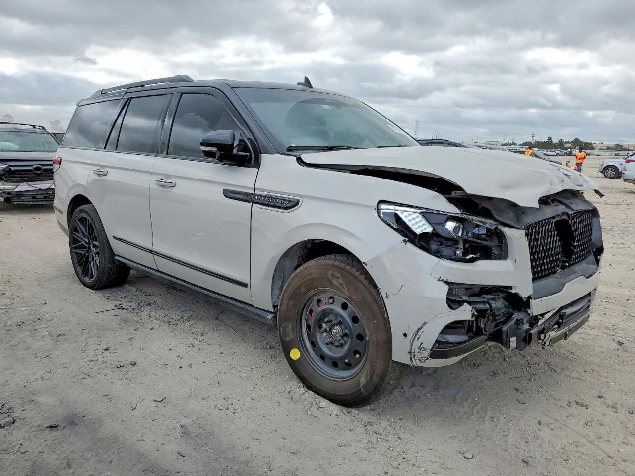 2024 LINCOLN Navigator