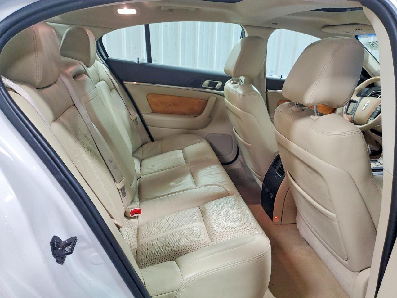 2010 LINCOLN MKS