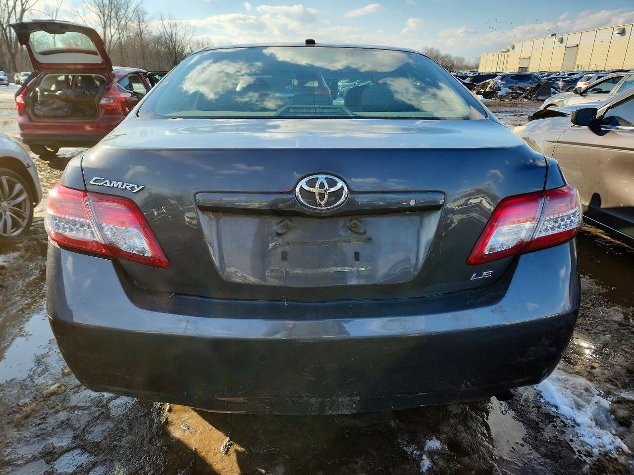 2011 TOYOTA CAMRY