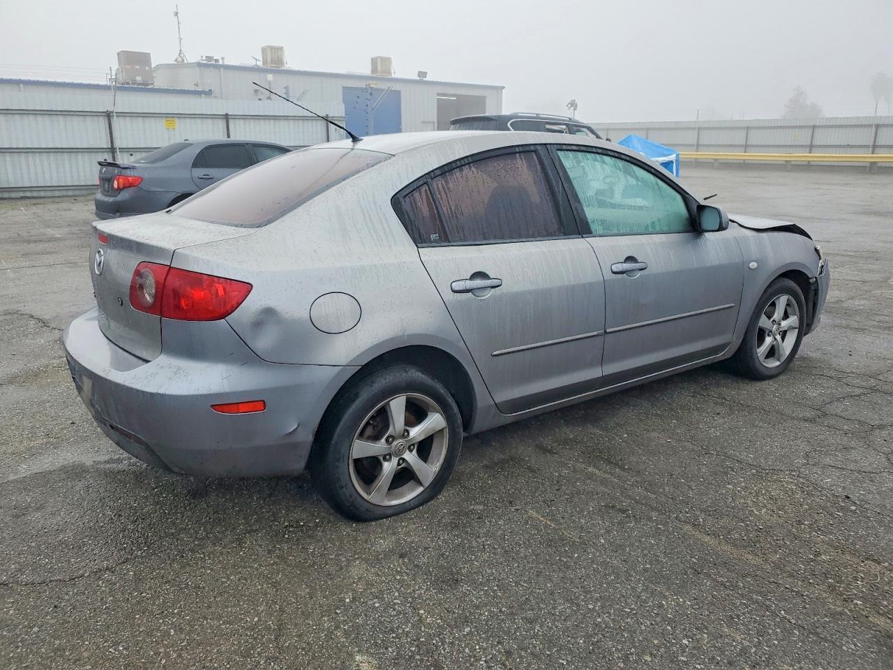 2006 MAZDA 3