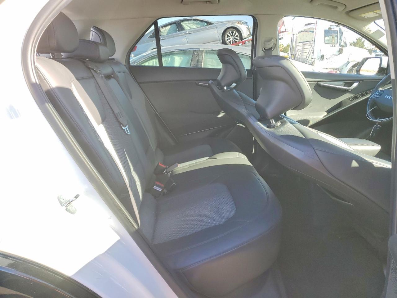 2023 KIA Niro