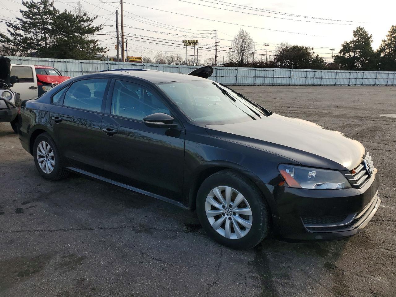 2012 VOLKSWAGEN Passat
