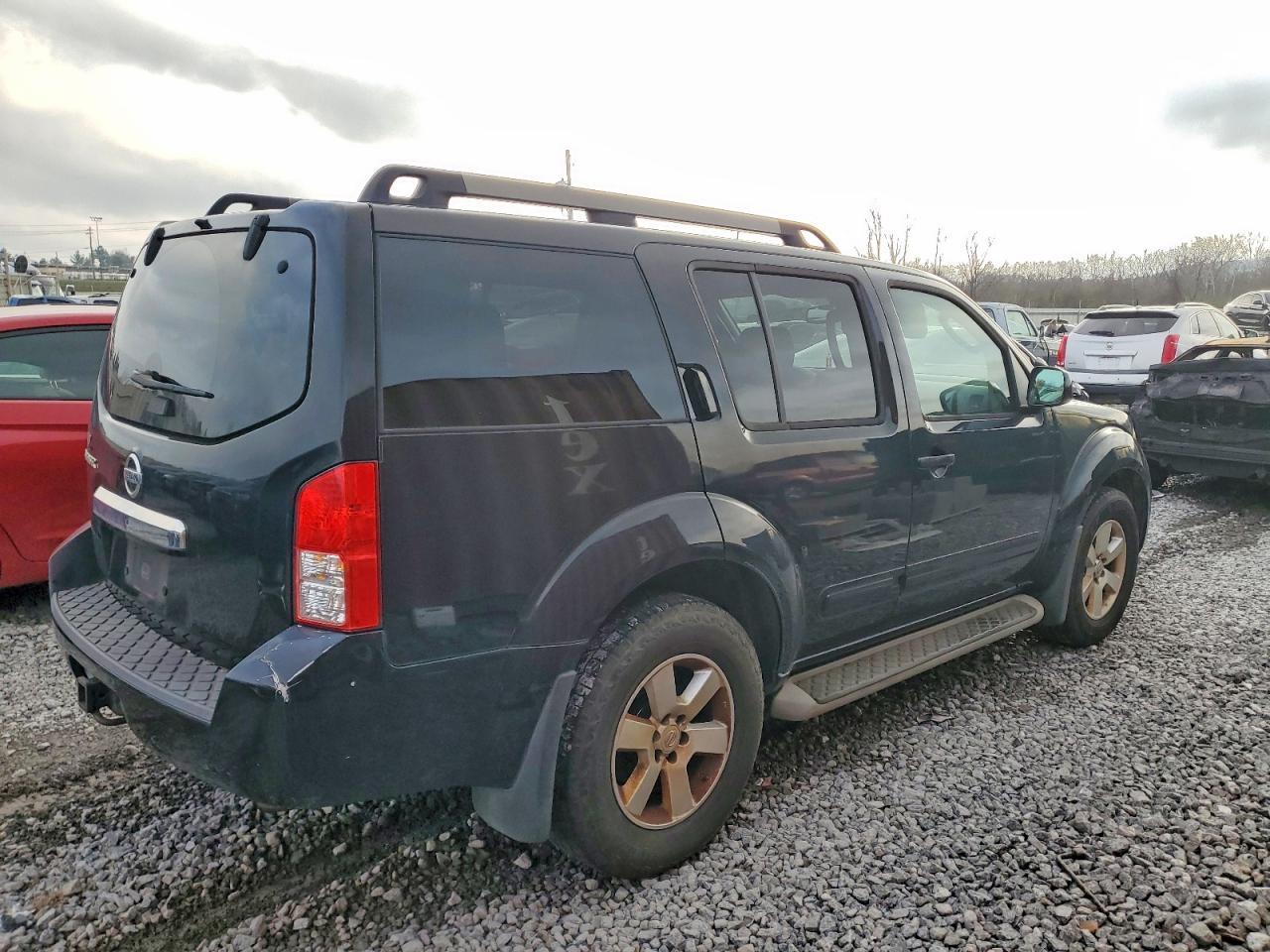 2012 NISSAN PATHFINDER