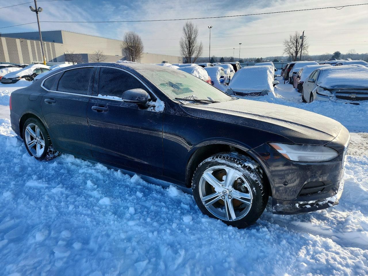 2017 VOLVO S90