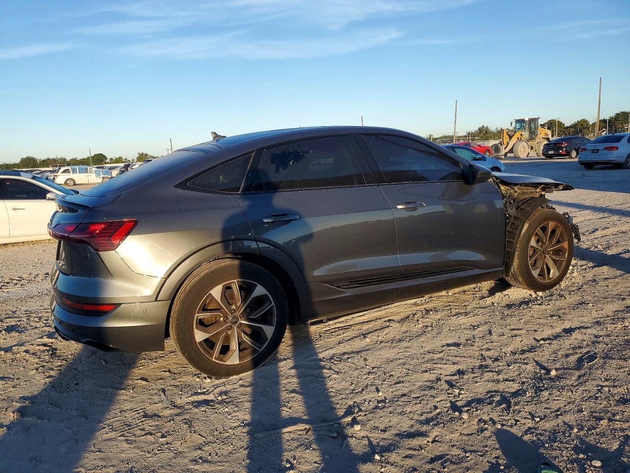 2021 AUDI e-tron Sportback