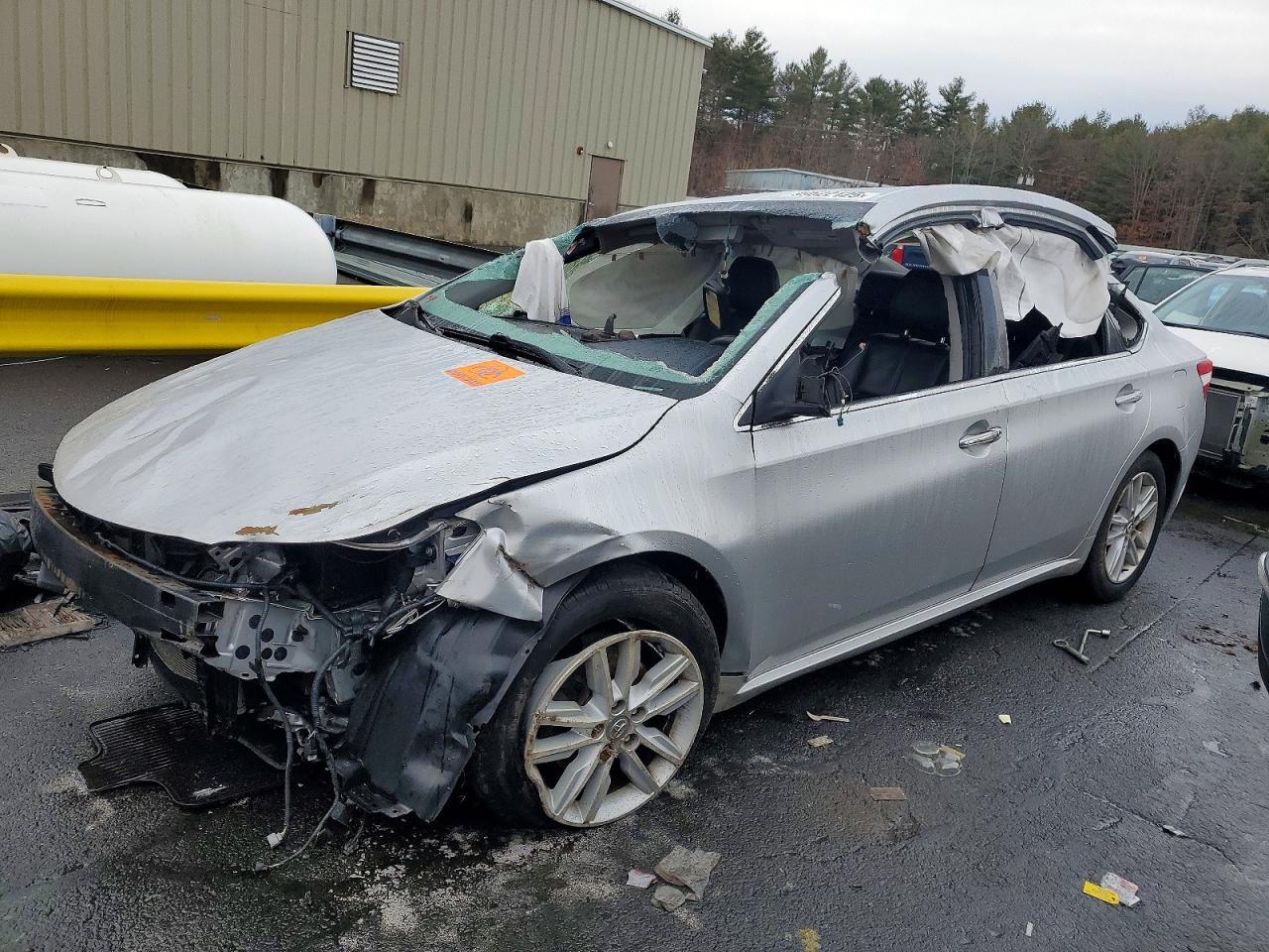 2013 TOYOTA Avalon