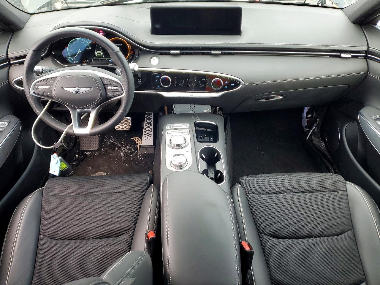 2024 GENESIS GV70