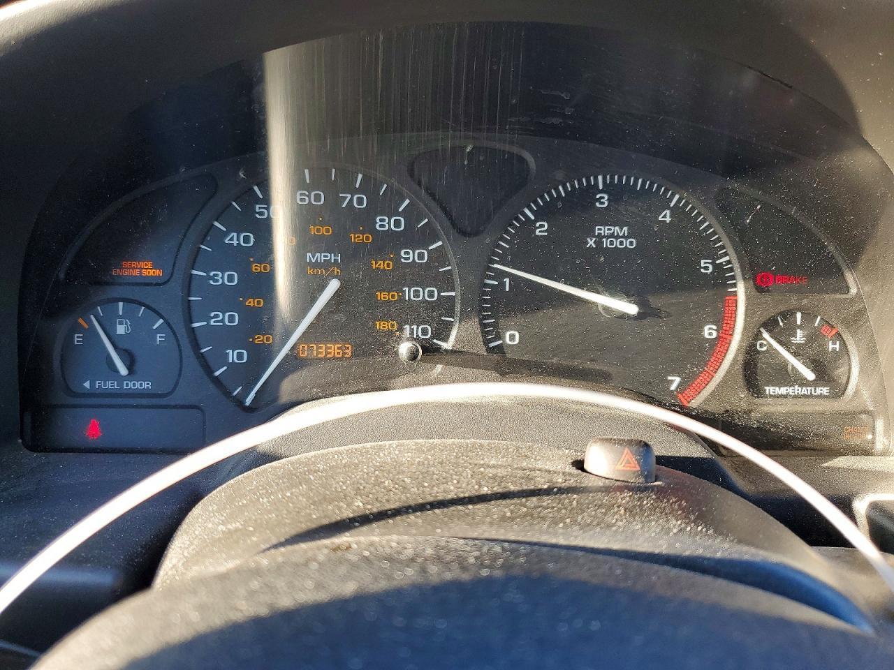2002 SATURN Sl1