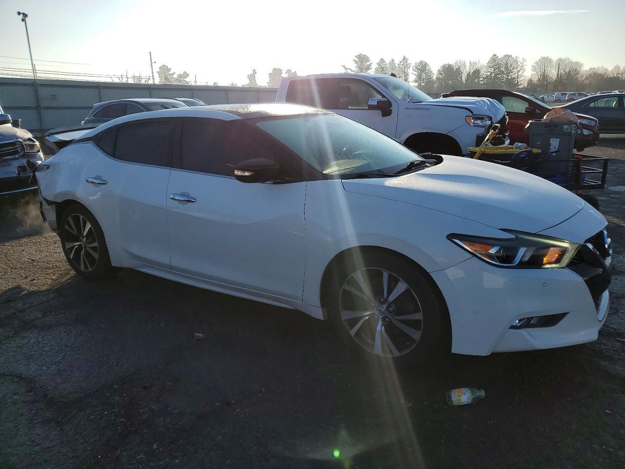 2017 NISSAN Maxima