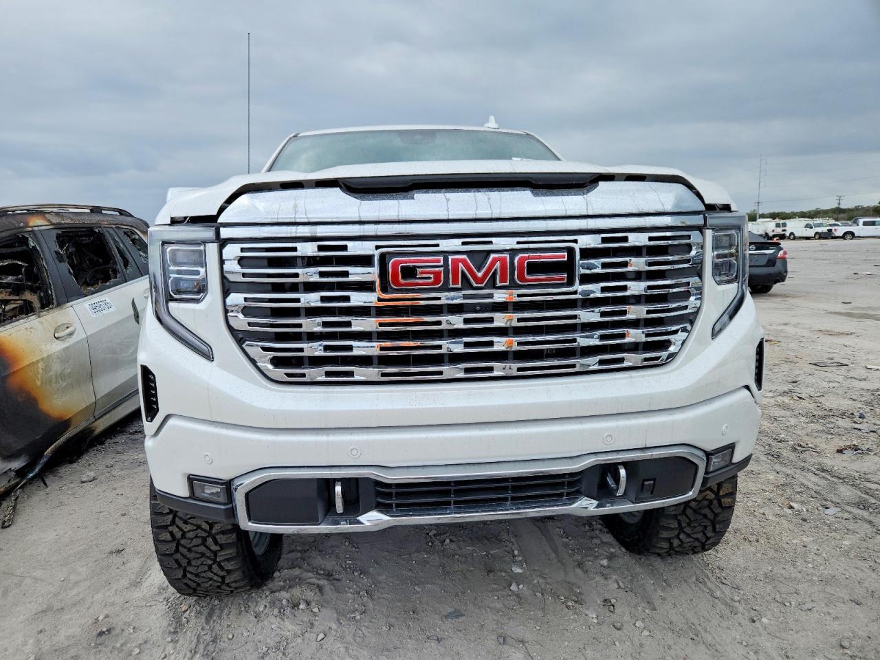 2024 GMC Sierra