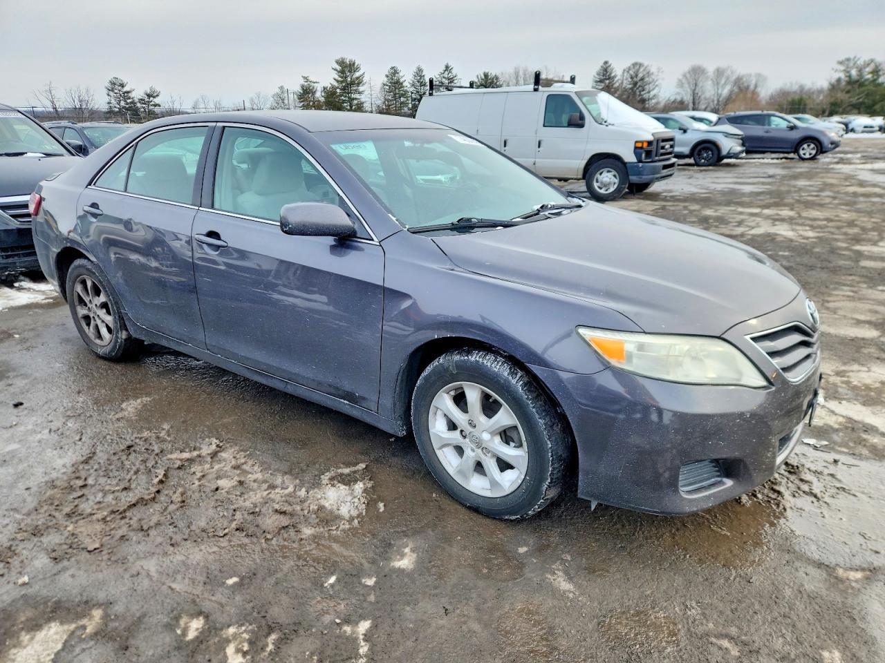 2011 TOYOTA CAMRY