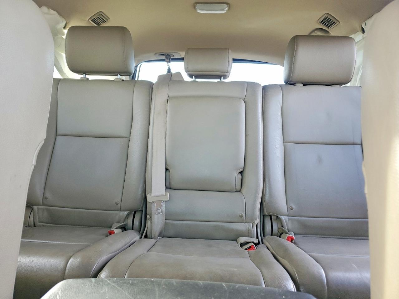 2014 TOYOTA Sequoia