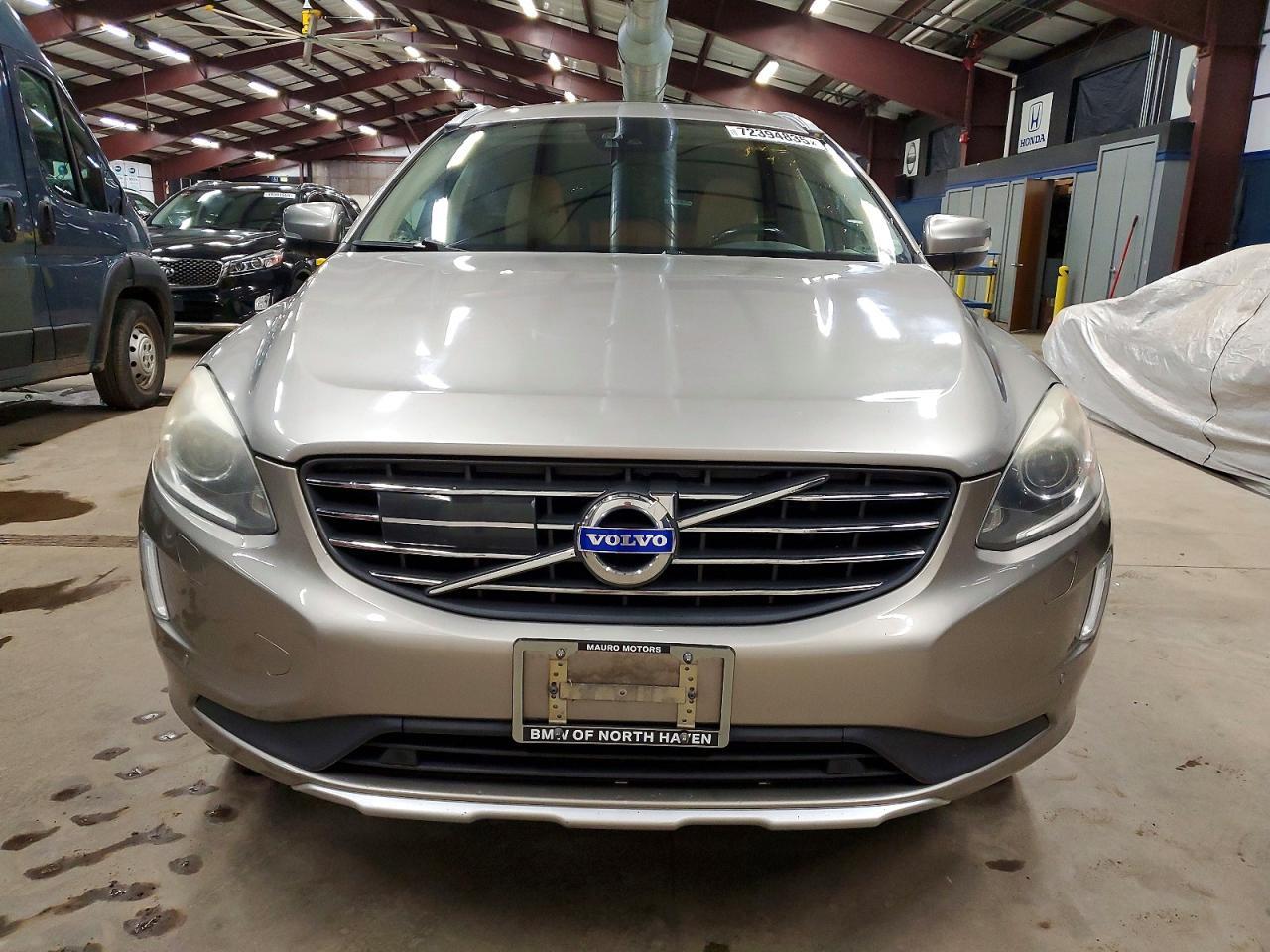 2015 VOLVO XC60