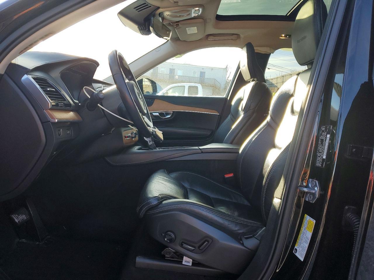 2019 VOLVO XC90